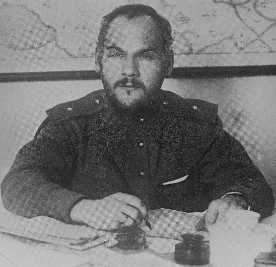 Πορτρέτο: Nikolai Krylenko σε γραφείο