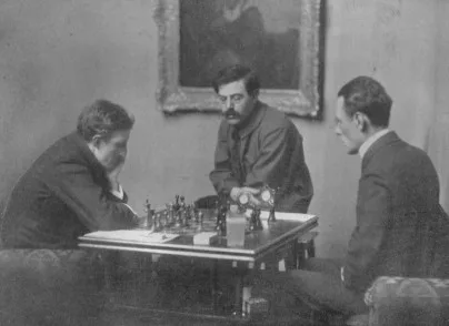 Φωτογραφία: Νάρντους, Janowski και Marshall σε μια σκακιέρα